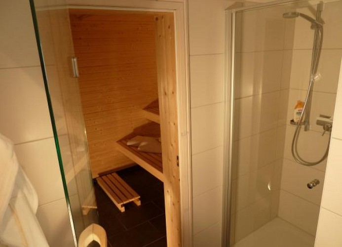 separate Dusche