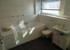 Bad mit Whirlwanne, Sauna und separater Dusche